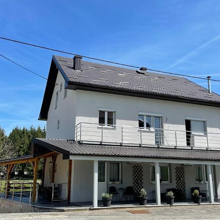Guest House Mylan Licko Petrovo Selo Exterior photo