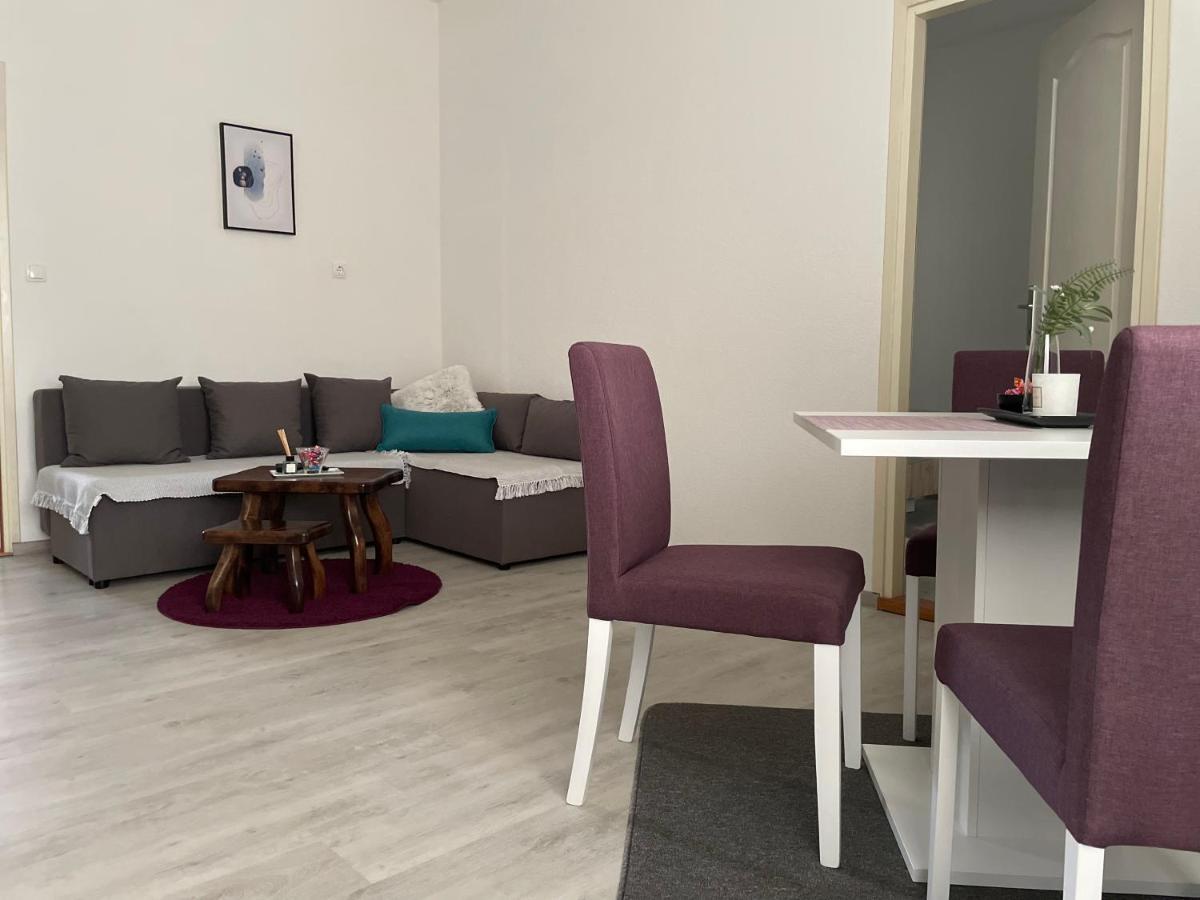 Guest House Mylan Licko Petrovo Selo Exterior photo